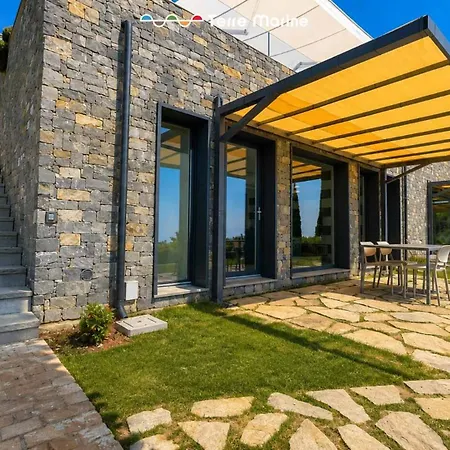 Shelley's Retreat, Terre Marine
